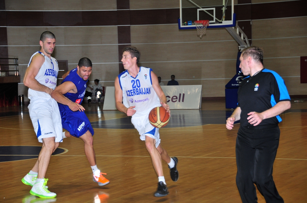 Jaycee Carroll durant un match de qualification pour l'EuroBasket 2013 face au Luxembourg à Baku