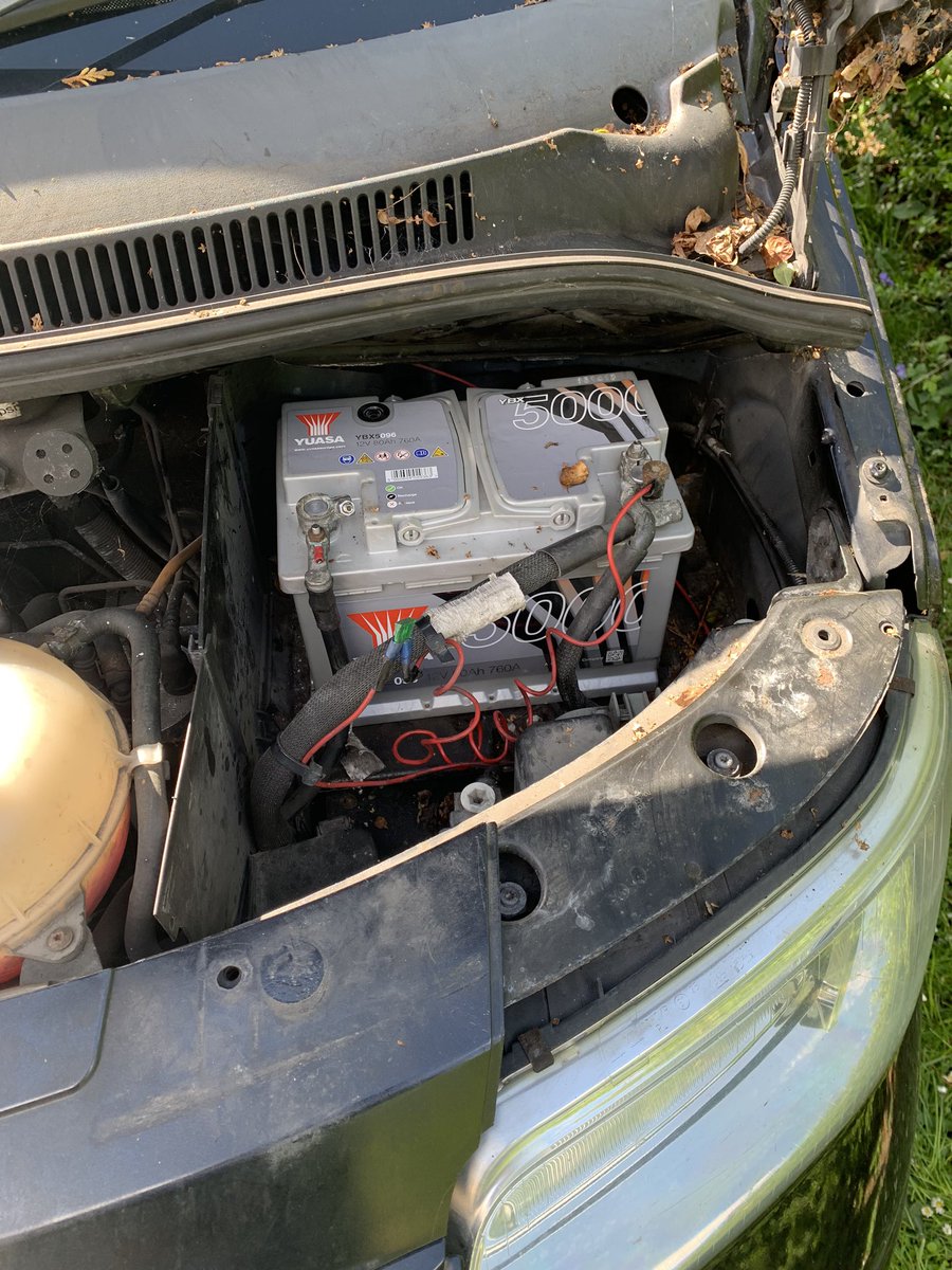 Selfstorage17's tweet photo. Just bought a new battery, so now the lights are working let’s get it towed. https://t.co/SUBAJDWmdw