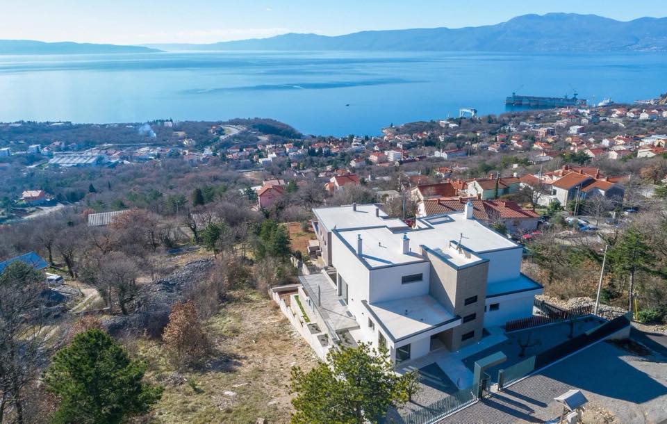 PanoramaScoutin's tweet photo. #Luxusvilla mit offenem #Meerblick und #Infinitypool, Region #Rijeka, #Kroatien 

🌴 https://t.co/Sm2zXXTorI (H1391)

#Luxurious #Villa With Open Views Across The #Sea, Rijeka Surroundings, #Croatia 

🌴 https://t.co/HaRTKuDMOb
 
#seaview #properties #luxuryrealestate #immobilien https://t.co/PB4OzSnroj
