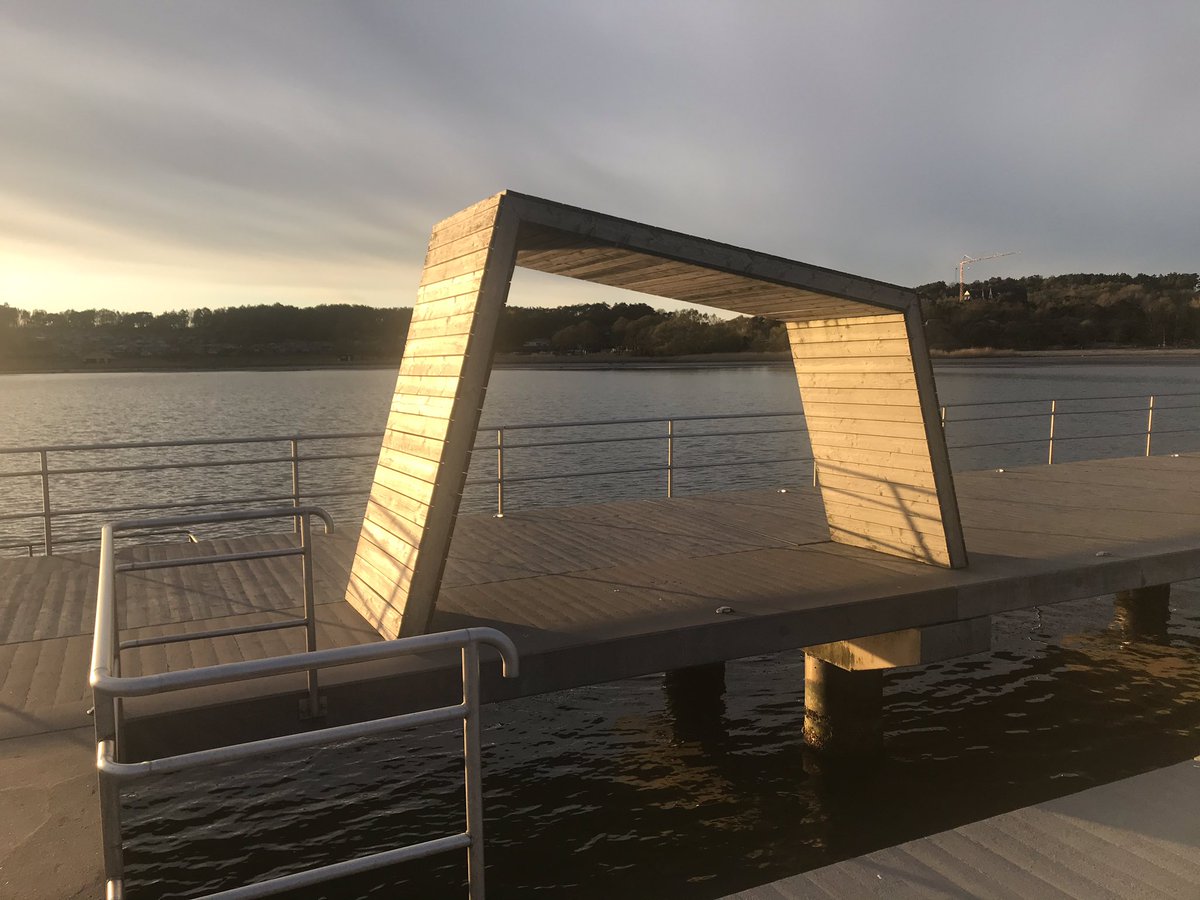 IonSwitz's tweet image. After these cooped up work-from-home days, it’s nice to let the eyes stare off towards the horizon for a while. #NotWarm #NotWarmAtAll