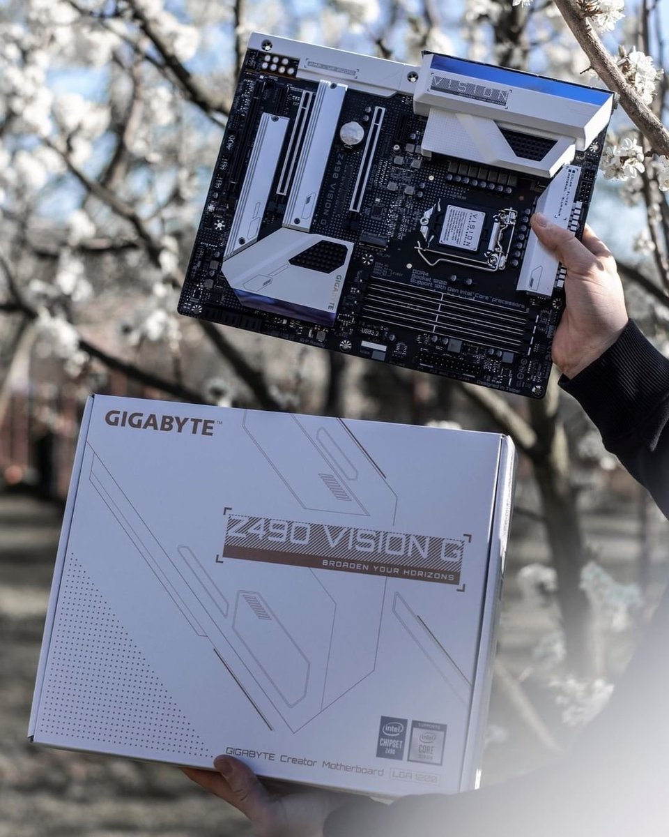 AORUS_TR's tweet photo. πππ Z490 VISION G ile tasarΔ±m ve performansΔ± aynΔ± anda yaΕayΔ±n
.
.
.
#SoarToNewHeights #visionG #Z490 #motherboards #intelz490 #extremepc #gamingsetups #gigabyteZ490 #gigabytemotherboard #intel #GIGABYTE #TeamUpFightOn https://t.co/qf1LsAlKWa