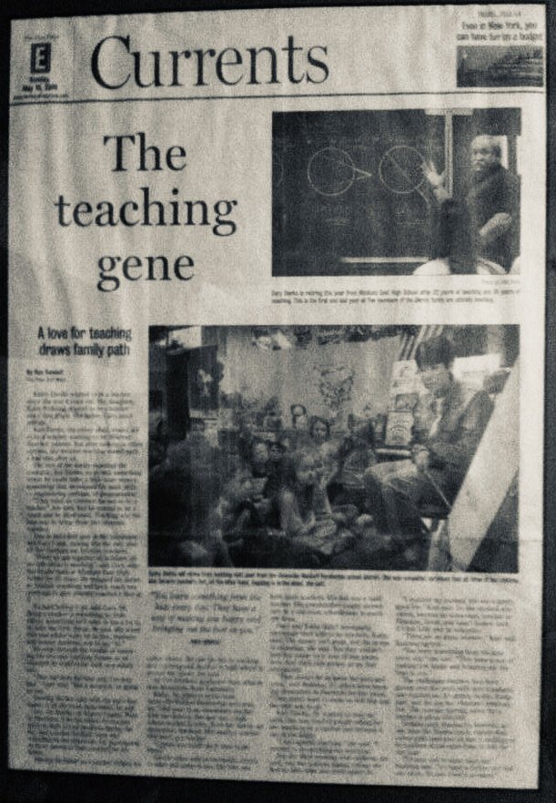 KariDierks's tweet photo. I am thankful for my family that puts education first! 🍎 🍏 #teachingisafamilyaffair #startedwithgrandpa #thirdgenerationeducator @ParkerESAldine 💛🐾💜#FinishStrongPES @AldineISD ✏️ #ThankfulTuesday #ThankATeacher https://t.co/KSbx60yu2H