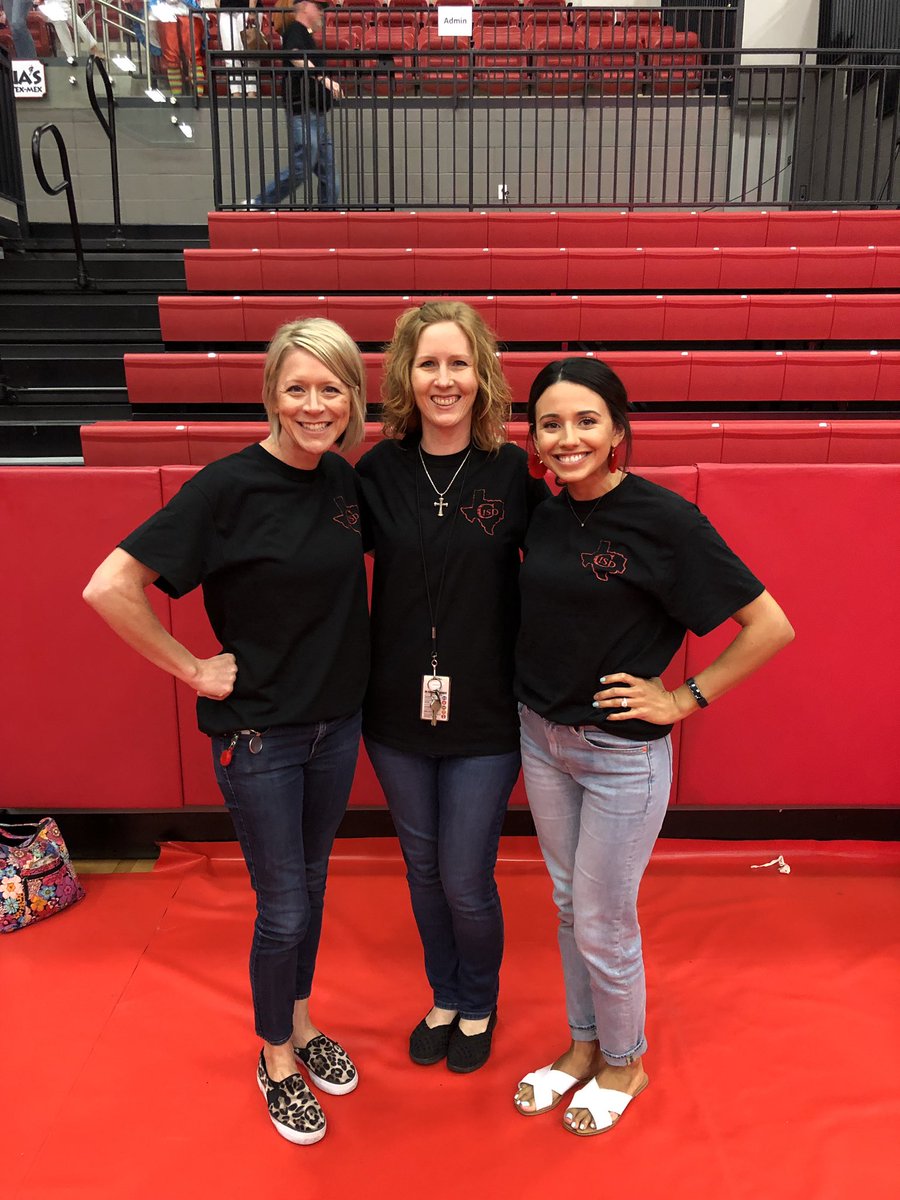 I appreciate <a href="/StreyKelly/">Kelly Strey</a> and <a href="/covingtonbri/">Briana Covington</a>! Best 8th grade science teammates ever! <a href="/CMSNorth/">Coppell MS North 🐾</a> #villagenorth