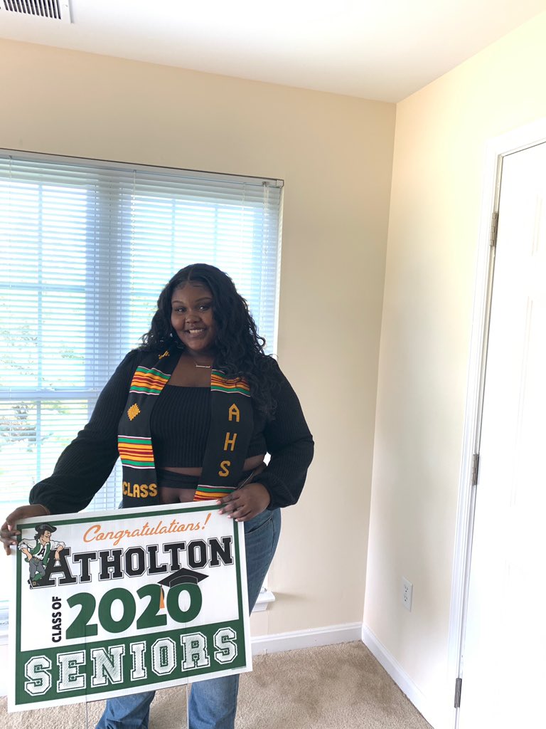 ATownBSU's tweet photo. Please order you Kente Stoles there and only a FEW left! LINK IN BIO.     DM us a picture of you wearing it https://t.co/esM4RG6BZm