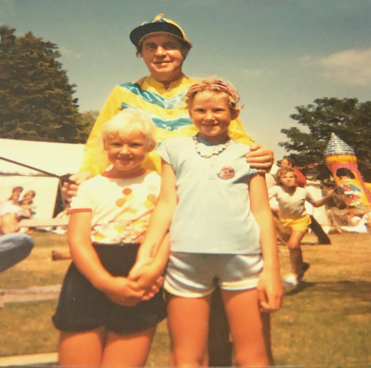 JulesOliverCom's tweet photo. Been watching #hi-de-hi on @goldchannel on my lockdown lunchbreaks and I remembered this. Good old Fred. Su Pollard told me she liked my necklace at this fete. #hidehi #maplins #hellocampers #felixbowness https://t.co/HqpSaOWC7D