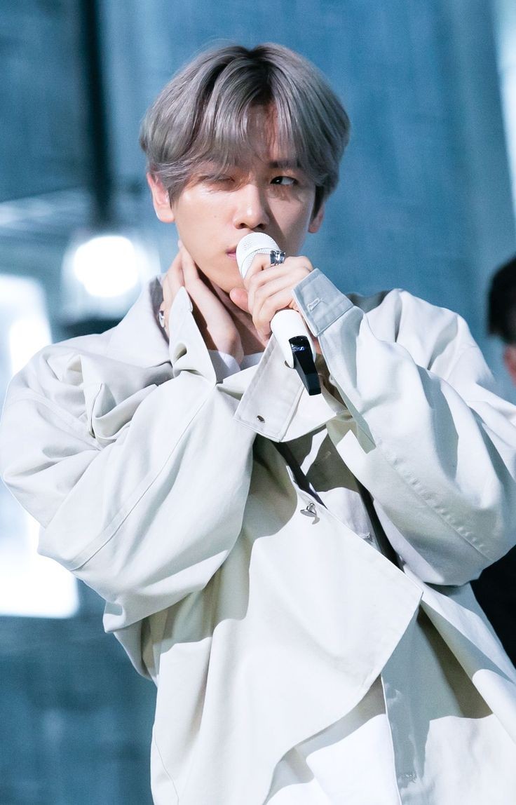 OhMaya94's tweet photo. happy birthday to this amazing vocalist / dancer / model! you are such a talented and kind man! I hope you are always happy and loved!🎉🎂❤️
#HappyBaekhyunDay #BAEKHYUN @B_hundred_Hyun @weareoneEXO https://t.co/fy6gqOSSiM