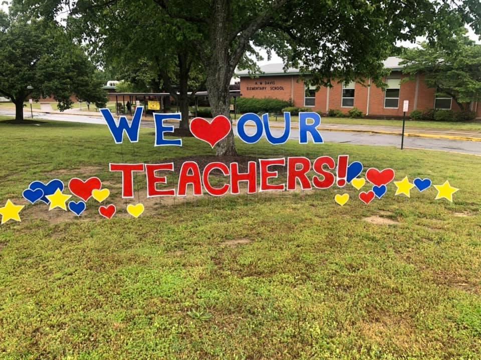 Thank you <a href="/AMDavisElem/">A.M. Davis</a> and the PTA for making #TeacherAppreciationDay so special!  ❤️