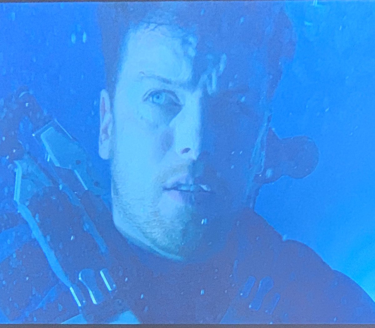 SarahWeicker17's tweet image. “There it is, that look, dumb ass catches on too quick.” Bloodshot to Jimmy #poolscene #AlternateEnding @Bloodshot @vindiesel @SamHeughan