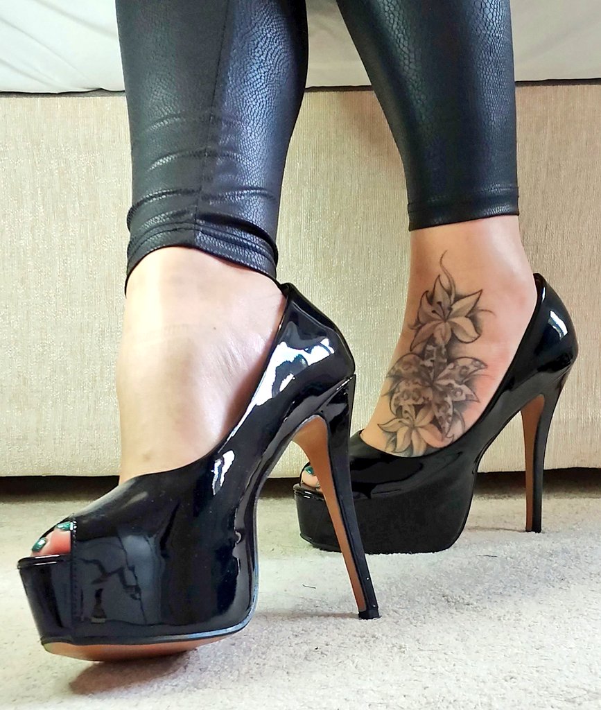 heonryroi's tweet photo. Tremendous 👣💦👌
@MissMoneyBeee https://t.co/2eoRDjaADK
