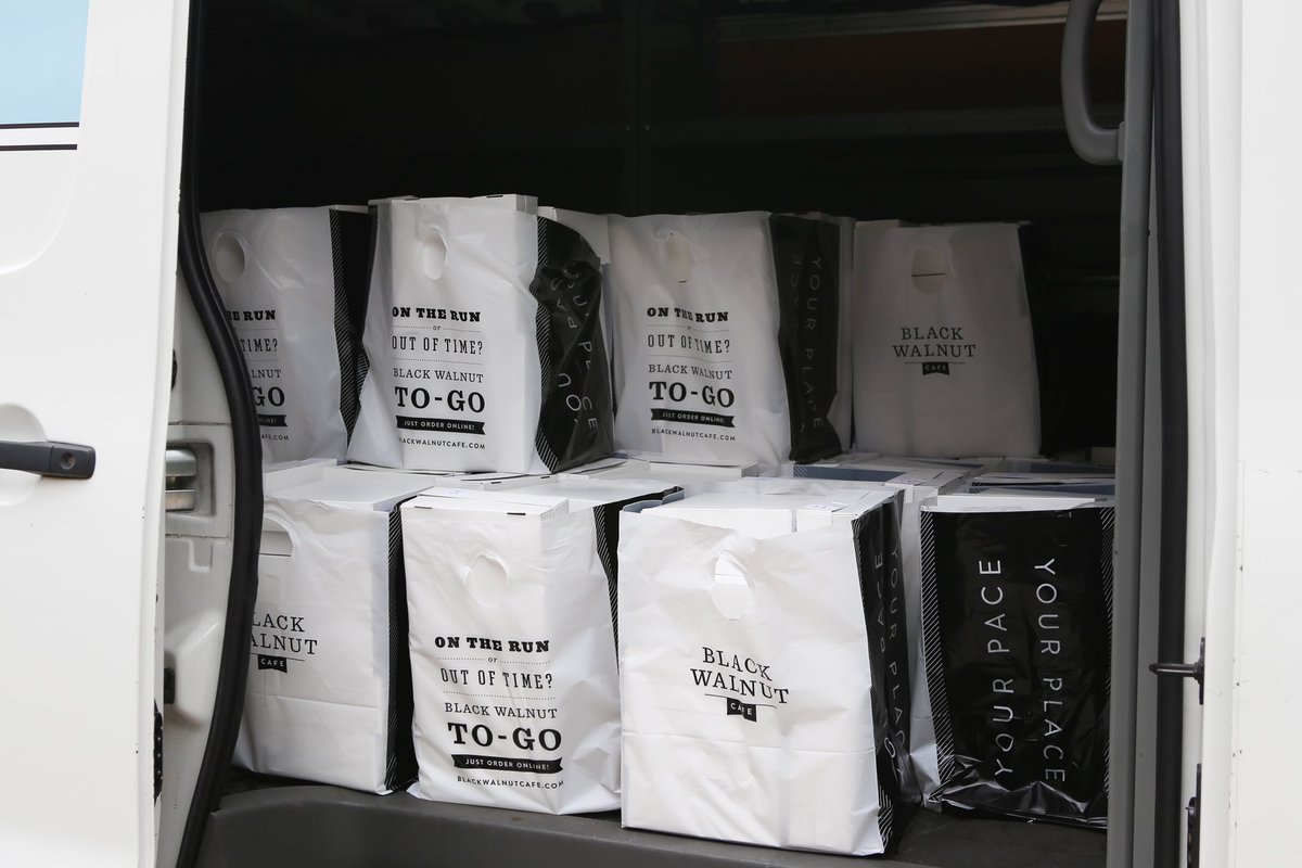 BlackWalnutCafe's tweet image. Today we delivered 250 boxed lunches to @TexasChildrens in The Woodlands donated by #ZackGreinke of the @astros! His donation was made possible with @athletescauses’ #projectFRONTLINE initiative that connects local restaurants with hospitals to help feed our #healthcareheroes 🖤