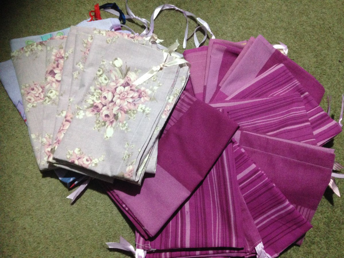 AbberleytWIeter's tweet photo. Last 20 #scrubags ready for collection by our local coordinator. This batch made from #upcycled duvet cases https://t.co/qN4b13yZ6P
