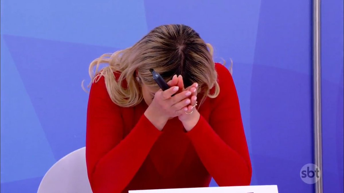 MarciaD00907568's tweet photo. Triste realidade 
Mas o que Silvio está fazendo com o #FofocalizandoNoSBT é de um desrespeito total, não só com a gente que assisti ,mas tbm com os funcionário que trabalha no pgm https://t.co/h1vFUVwZiy