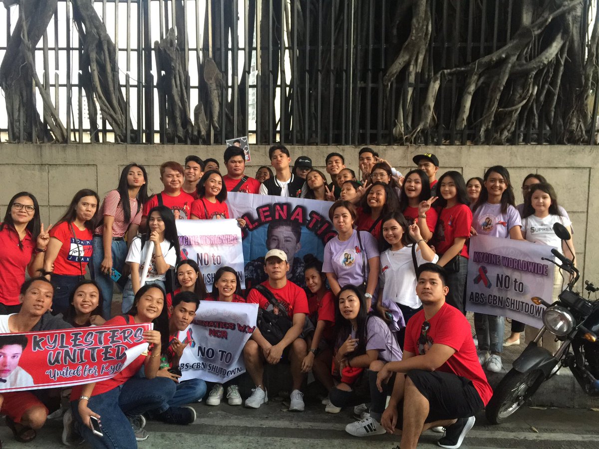 thatskycine's tweet photo. miss ko kayoooo!!! (: happy monthsary!!! 

KYLEnatics 47thMonthsary https://t.co/PClJfIggRp