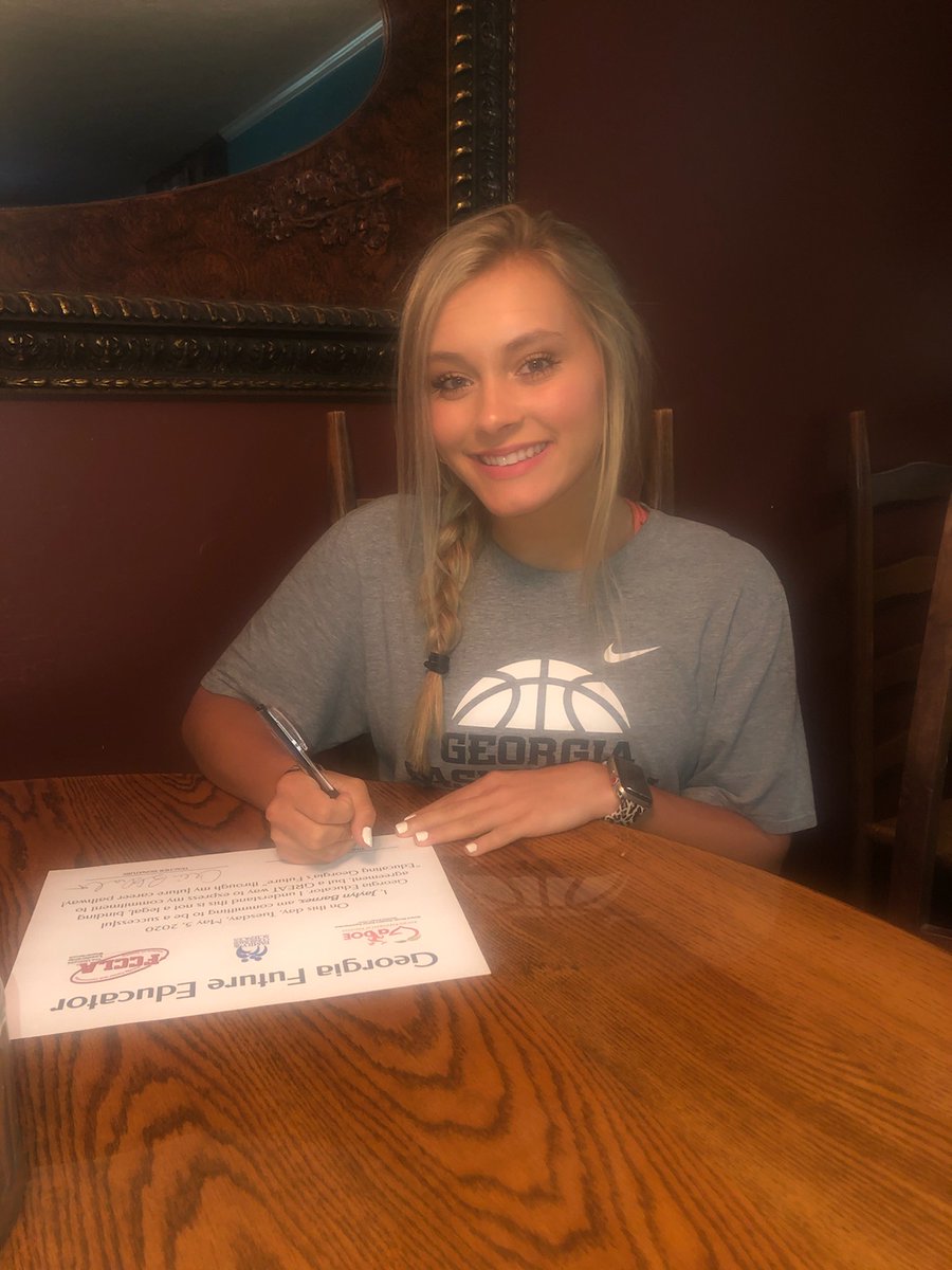 AlisonB2015's tweet photo. GFE Signing Day: So excited for Jaylyn Barnes who will be attending Georgia Highlands College! Thank you, Dr. Green, 
for your participation in our Signing Day! So proud of you, Jaylyn! @FloydCCA @GaHighlands @ChargerInCharge 
 #gaeducatorsigningday20 #gafutureeducator https://t.co/qEk2RkaHea