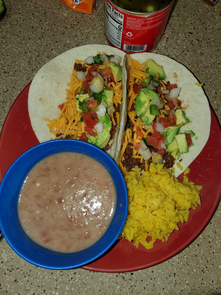 Taco Tuesday with my family! Just finished up in the kitchen! #homemadebeans #jeschat #noplacelikejones #tacotuesday #cincodemayo