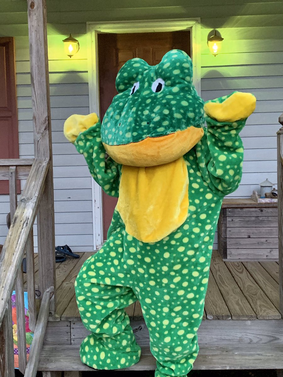 ReadyFreddyWSFC's tweet photo. #NCLighthouseLeaders #NCed #wsfcsthankateacher #wsfcsearlylearning Thank you to those who teach our children! @wsfcs @NCDPI_OEL @PrekWs https://t.co/EzscBIowbO