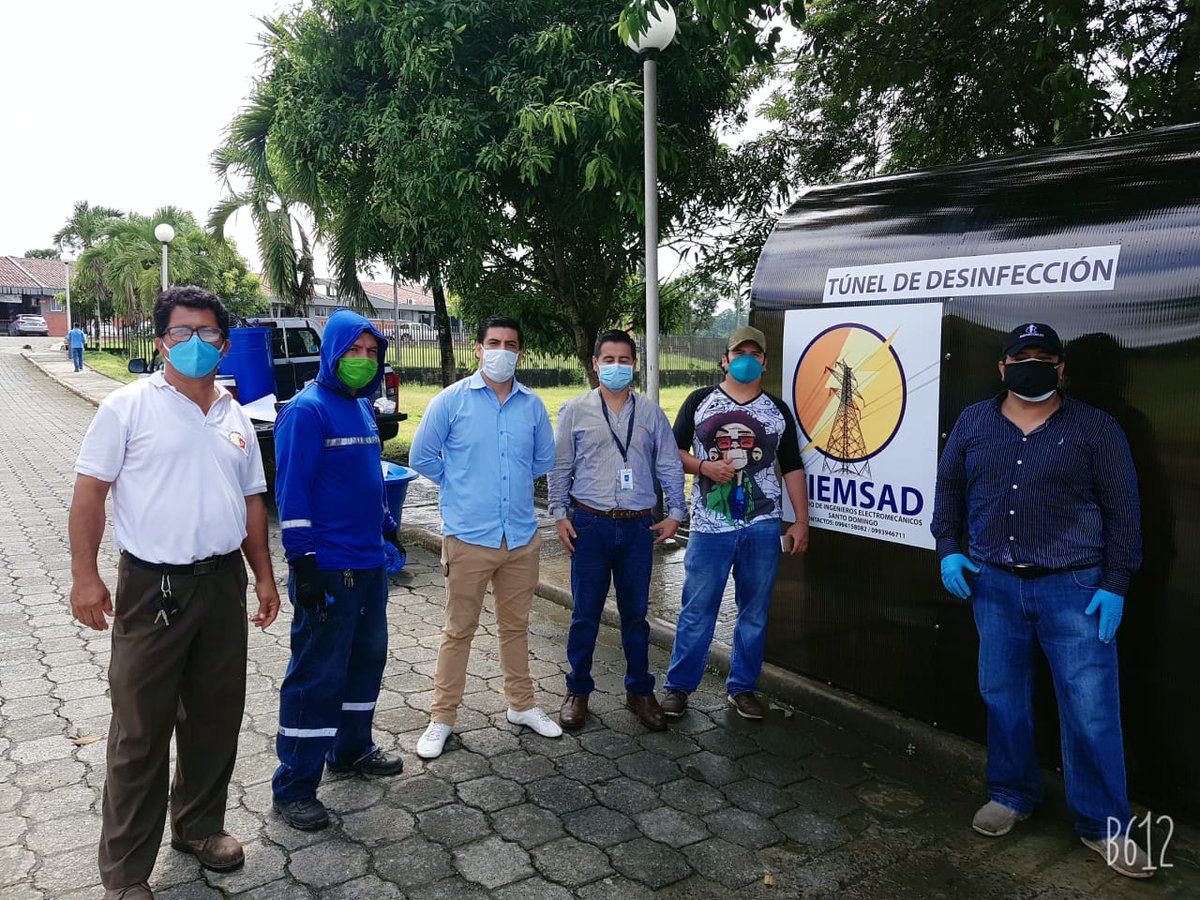 Electromecánicos ayudando 👏👏👏 
#HoY Se realizó la Donación de 2 túneles de desinfección de parte de <a href="/Ciemsad_Ec/">COLEGIO DE INGENIEROS ELECTROMECÁNICOS</a>. Uno para el hospital de Flavio Alfaro y otro para El Centro de Salud de Pedernales... #ingenieros  #electromecanicos  #COVID19Ecuador