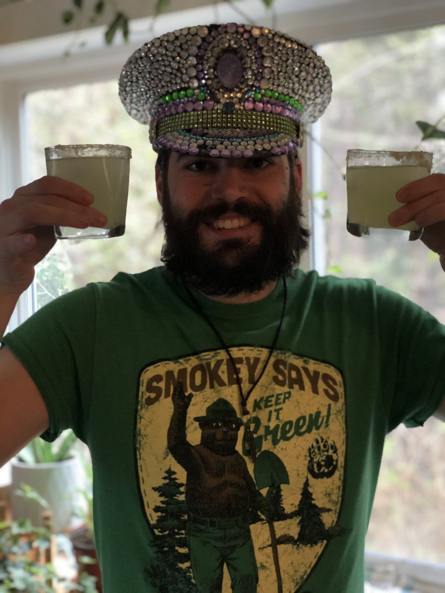 ktnpubcrawl's tweet photo. Happy Cinco de Mayo from team pub crawl! We are enjoying margaritas in isolation! Cheers! ❤️ https://t.co/s3hbI2Pfav