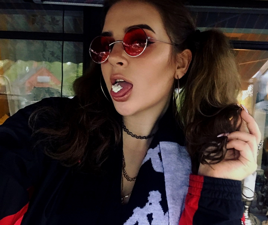 SPorterydj's tweet photo. I'm a unique woman; a dangerous combination of intelligence and a dirty mind.😋💙
#pussy #naughtyANDnice https://t.co/bbBVFEp8pW