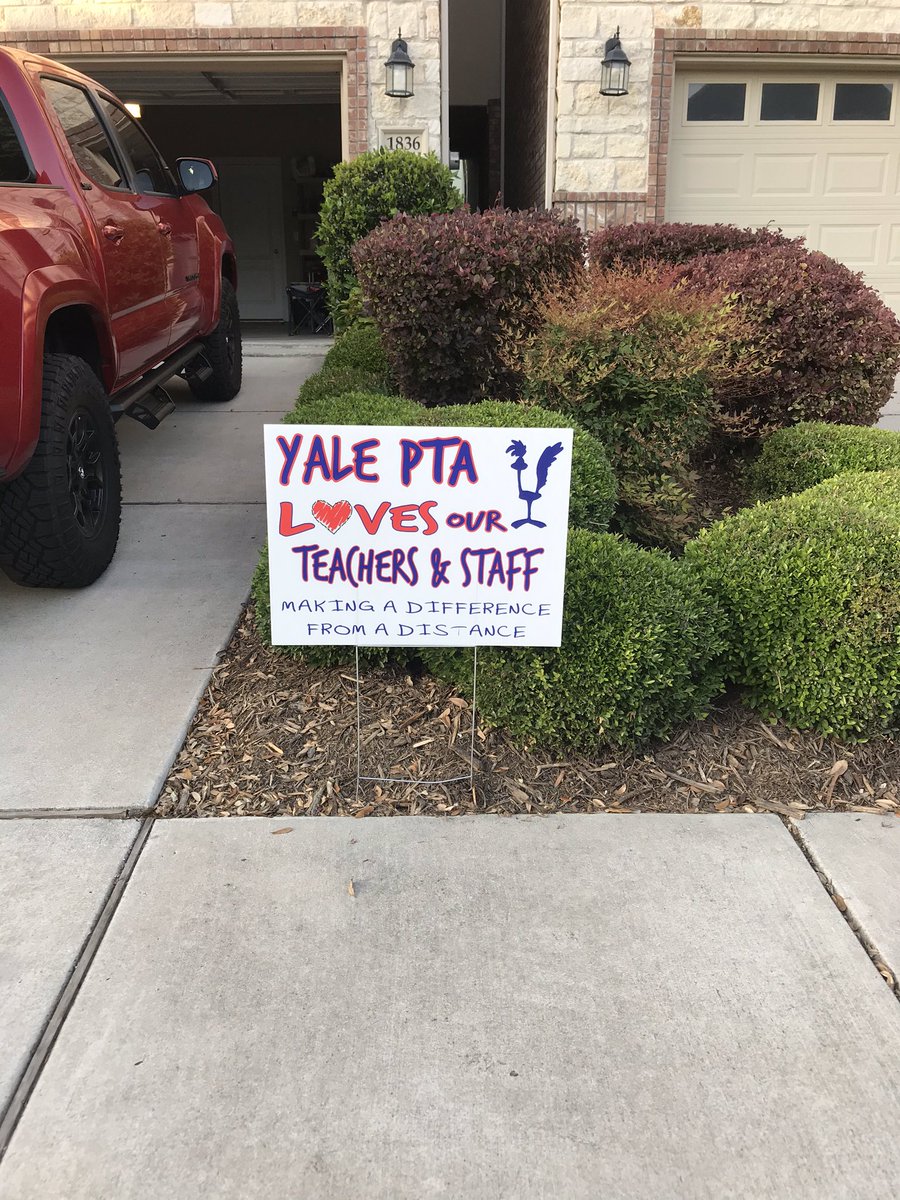 SLPLauren88's tweet photo. Have to #risdsaysomething about @yaleroadrunners and @YalePTA always making us feel supported and loved even from a distance! Never have felt so supported as an slp as much as this team makes me feel! Thank you @ccgreer28 @HollyGo01266543 @billgattus https://t.co/Ik6Rt03xyh