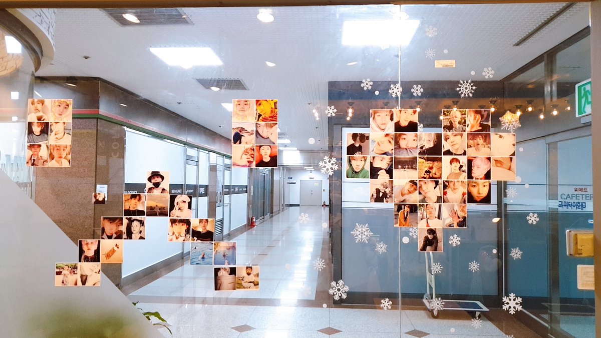 940114_920506's tweet photo. 큥일 카페투어 첫번째 카페머머😊
오픈시간즈음 갔는데 첫손님일줄알았는데 이미 두분이나 계셨구😅 그래도 일찍방문하니까 사람별로 없어서 카페구경 편하게 했어요! 컵홀더이벤트 열어주셔서 감사합니다! 앞으로도 항상 행복할 ♥백현이♥ 다시한번 생일 축하해❤ 사랑해
#빛이_내린_오월의_봄 https://t.co/MA3rahh0lz