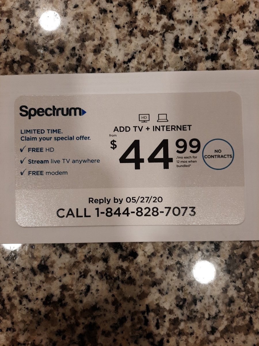 CoachGBaggett's tweet image. I am extremely blessed, humbled and honored to receive my first offer from @GetSpectrum.  #timetogrind #commitmentcomingsoon #notsleptonanymore @CoachDavidHill @KnoxBaggett @coach_mallard @tylerkirby112 @GCGatorFootball @Coach_JBolt @Coach_Burris @JMMartin59