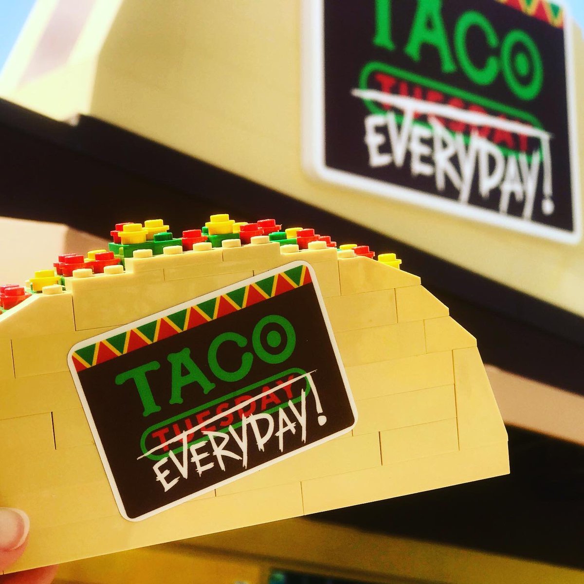 ParksandBeyond's tweet photo. 🌮 Taco EVERYDAY! 🇲🇽 Grab a BRICKTASTIC meal next time you’re visiting @legolandflorida’s #LEGOMovieWorld 😋
#LEGOLAND #LEGOLANDFL #BuiltForKids https://t.co/Gf9ClQEAla