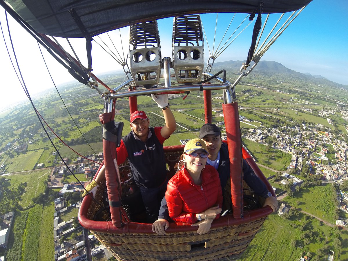 aerotoursatz's tweet photo. Pronto volveremos a volar sobre los #cielos de #teotihuacan la #aventura aún continua solo hicimos una pausa 
#HaciendoTuSueñoRealidad 53084920 @arturomacias977 
#QuedateEnCasa https://t.co/dhbeArCwzB