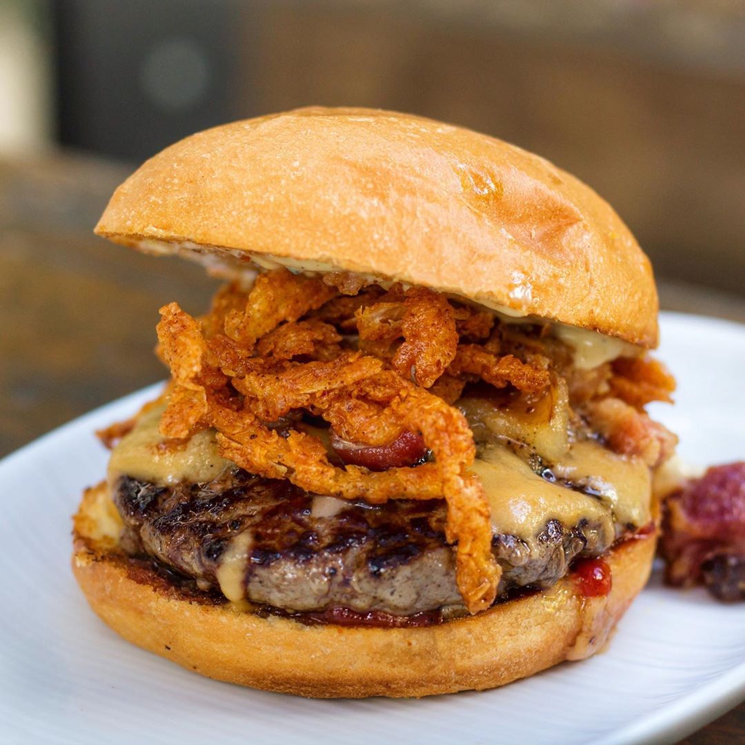 FRANtasticRide's tweet photo. For everyone on the #VirtualRoadTrip, when visiting Anaheim, you have to stop by the @packingdistrict in #CtrCity! The #PackingDistrict is home to delicious eats! Pro tip: FRAN around on your next #FRANtastic foodie tour! #nttw20 @USTravel | 📸: natashasfoodadventures https://t.co/sNoGJfqM12