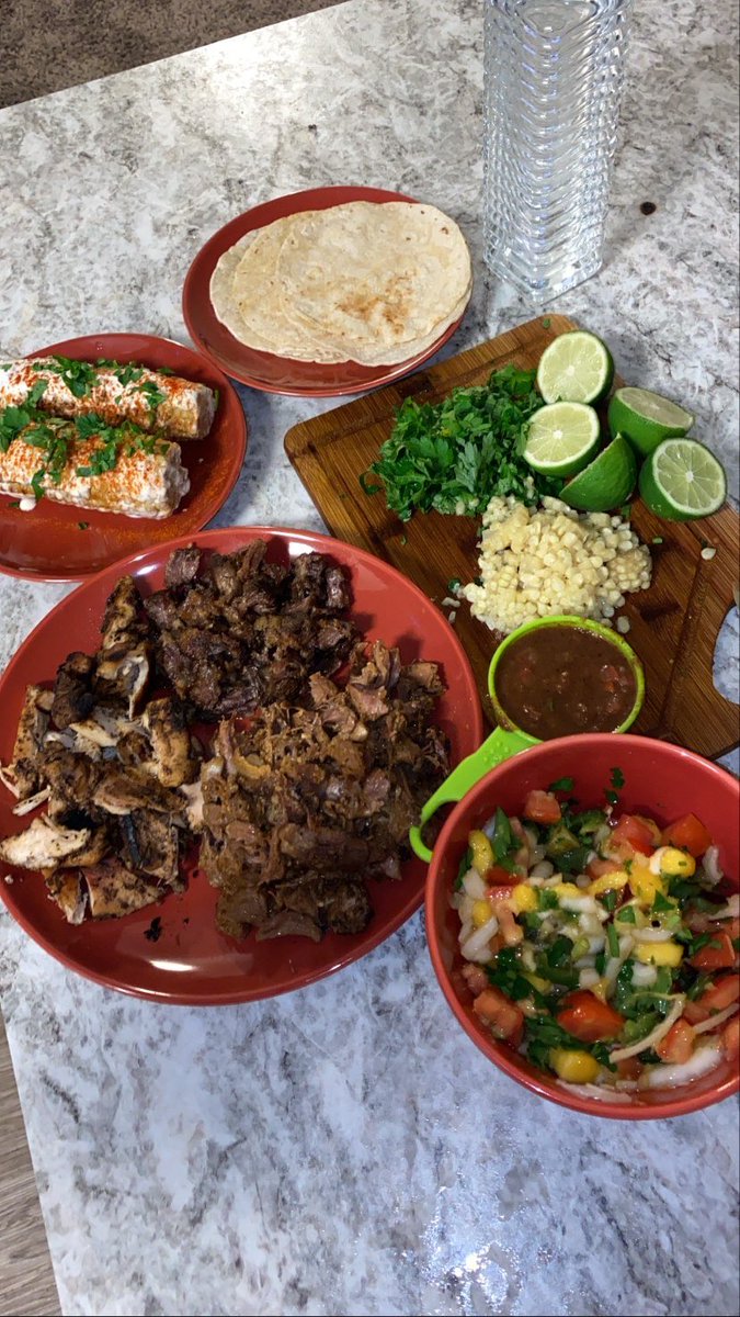kingkakay's tweet photo. Jerk chicken, oxtail, goat tacos, &amp; elote’s. Happy cinco de Mayo https://t.co/K2vPXAHuH3