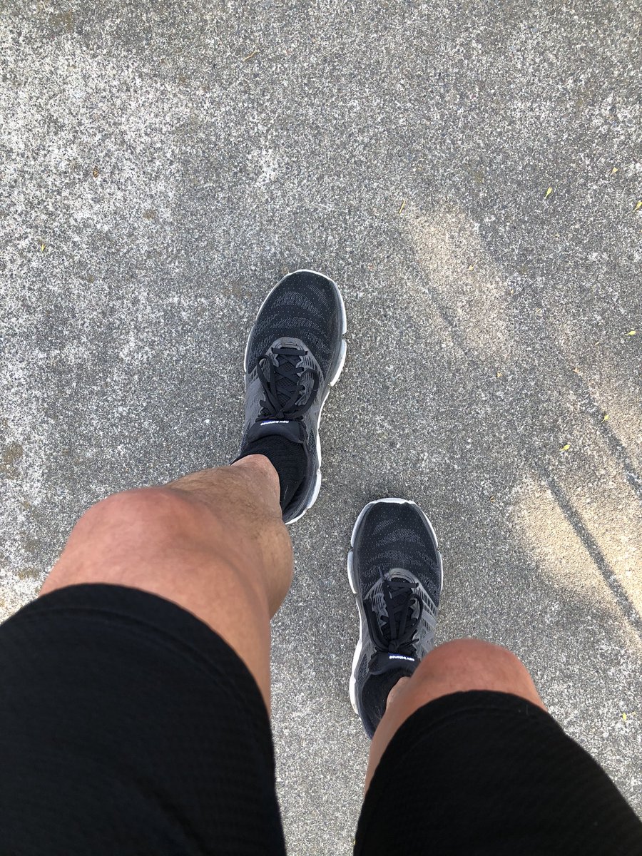 ResiliencyGuy's tweet photo. #slay50MilesinMay In between my day shift and my evening meeting I completed my #cincoK for the day! Adding this to my mile count, so running miles are now 21.1! On day 5 of May! https://t.co/nKv53CMxQF