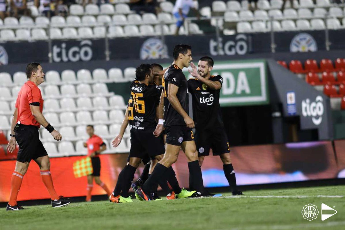 OlimpiaMedia's tweet photo. 14 de mayo, 2019 | Fecha 21.
River Plate (2-2) @elClubOlimpia.
En un partido larguísimo, el Franjeado igualaba sobre la agonía ante el Kelito.
⚽️ William Mendieta.
⚽️ @RoqueSantaCruz.
Solo faltaba una jornada, una más. 💪
#SuperTRIC4MP3ONES 🌟 https://t.co/OBAygDL9C7