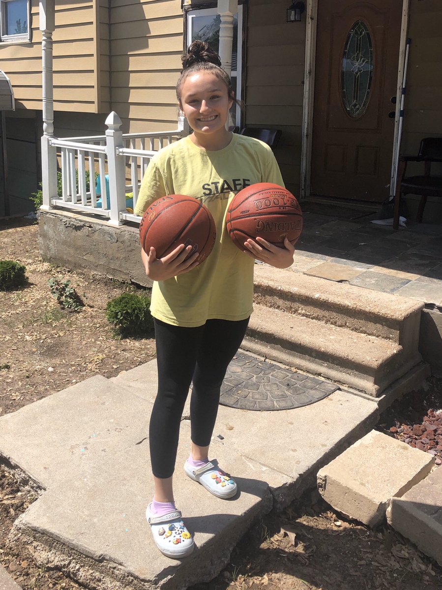 BbCarthage's tweet photo. Coach Belk delivered basketballs to our 8th graders this week so they can do their “Make Myself Better in May” workouts! 🐅🏀💙 #programstrong #programwide https://t.co/MIvnqjjSFG