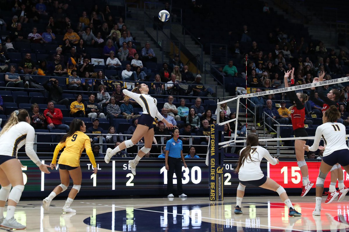 CalVolleyball's tweet photo. Taking a closer look into our Golden Bears as we go on and off the court with the #CalCloseUp.
Hereโs junior All-Region outside hitter, @mimamirkovic:
๐ On the court
โ๏ธ Off the court
๐จโ๐ฉโ๐ง With family
๐ฏโโ๏ธ With friends https://t.co/AIYbsij8LE