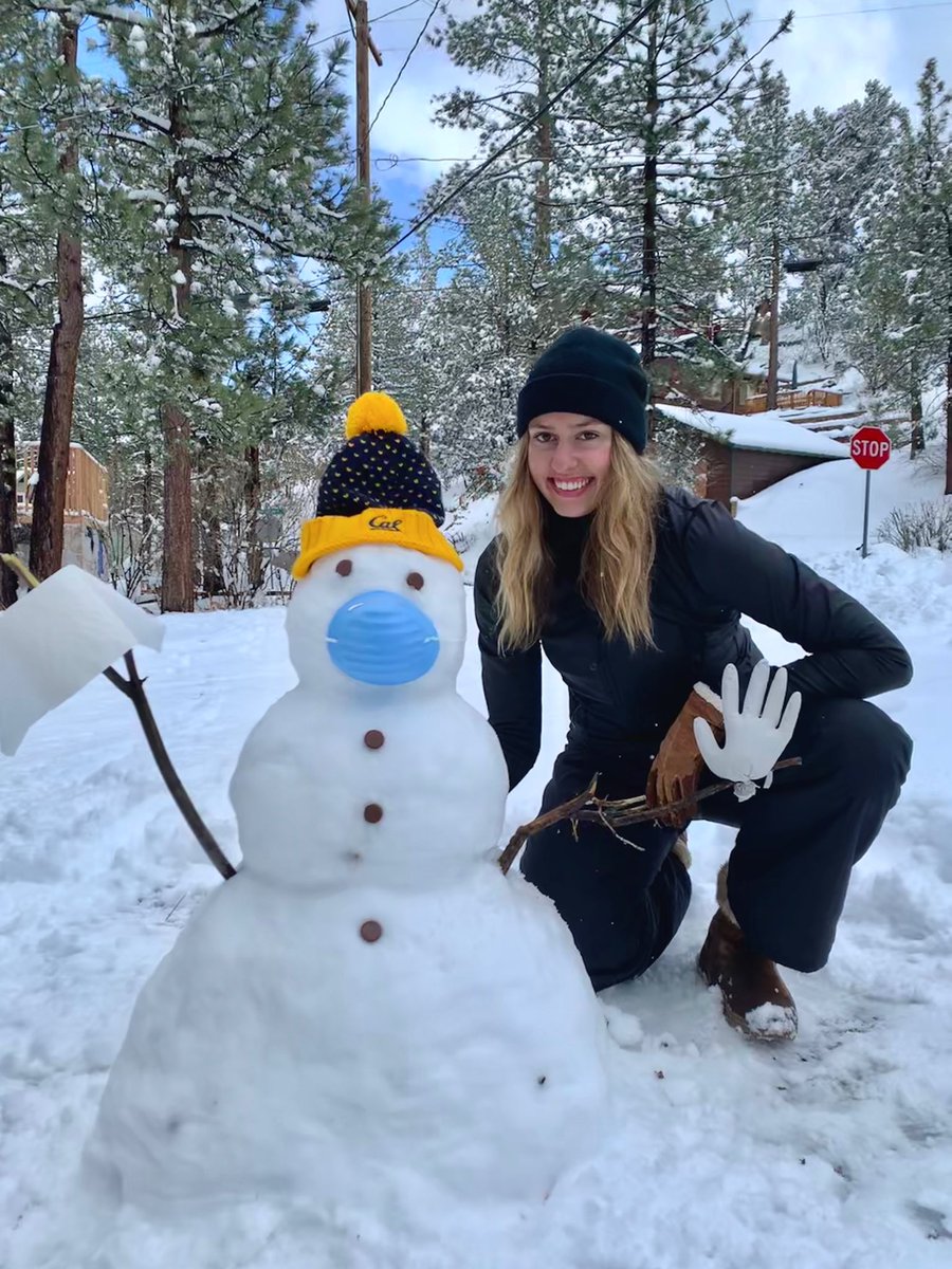 CalVolleyball's tweet photo. Taking a closer look into our Golden Bears as we go on and off the court with the #CalCloseUp.
Hereโs junior All-Region outside hitter, @mimamirkovic:
๐ On the court
โ๏ธ Off the court
๐จโ๐ฉโ๐ง With family
๐ฏโโ๏ธ With friends https://t.co/AIYbsij8LE