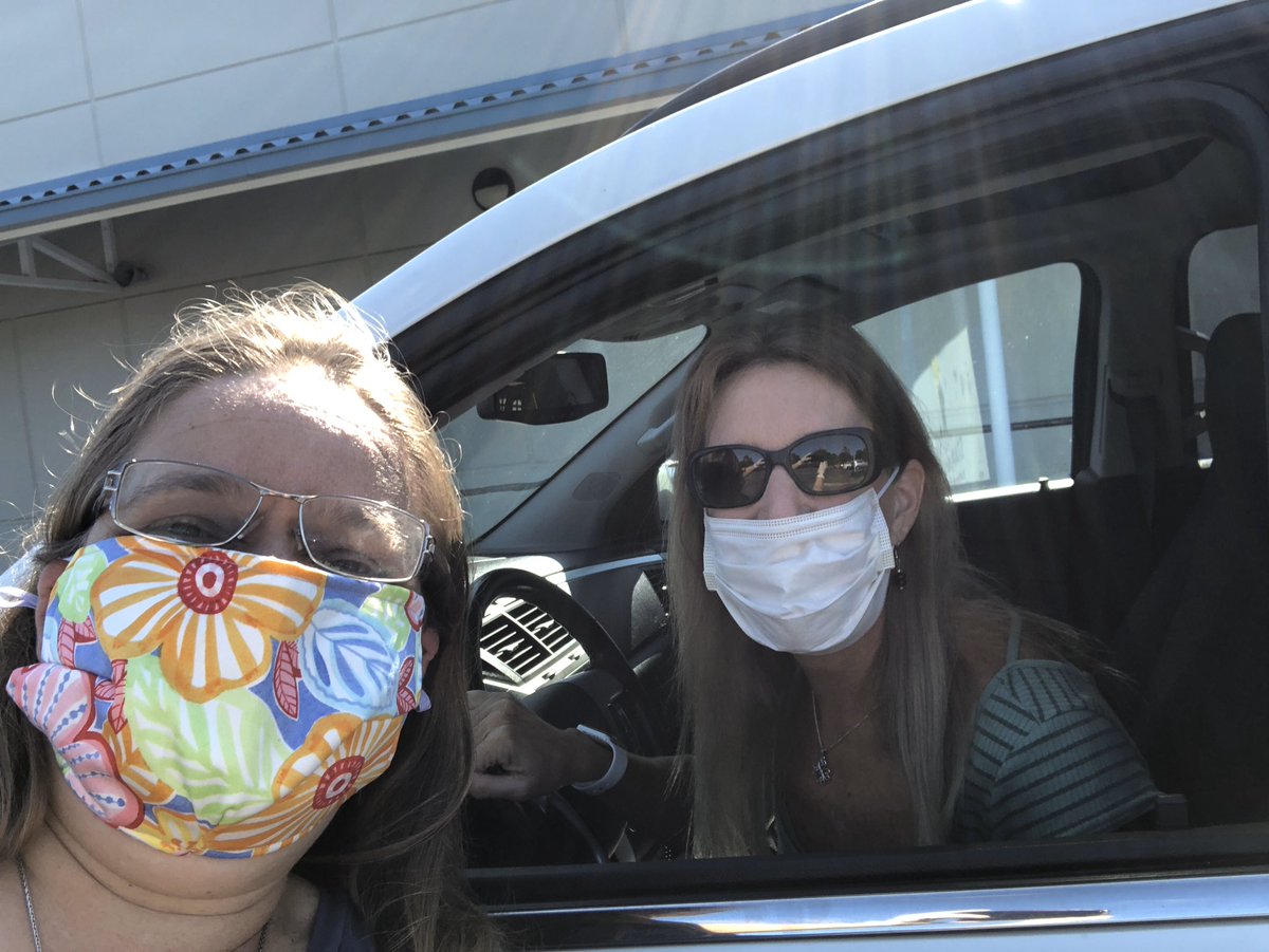 DawnScilex's tweet photo. Thankful for  GTES staff!  Celebrating you! Drive through pick up! @GTESSeaStars @JennFernandez16 @alexandralmoss @denise@@pascoschools https://t.co/IZQJWBOPGl