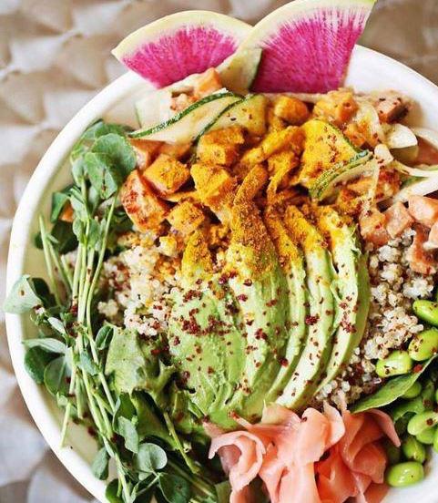 koan_cary's tweet photo. Just one example of what's available at this Saturday's #komunnityhub! 

@ZenFishPokeBar Family Meal (feeds 3-4), $35. 🙌 Soy &amp; gluten-free, vegan.

To browse the huge range of offerings and place your order, visit https://t.co/ZapeHU0KH6. https://t.co/8ZDaaBGFIJ