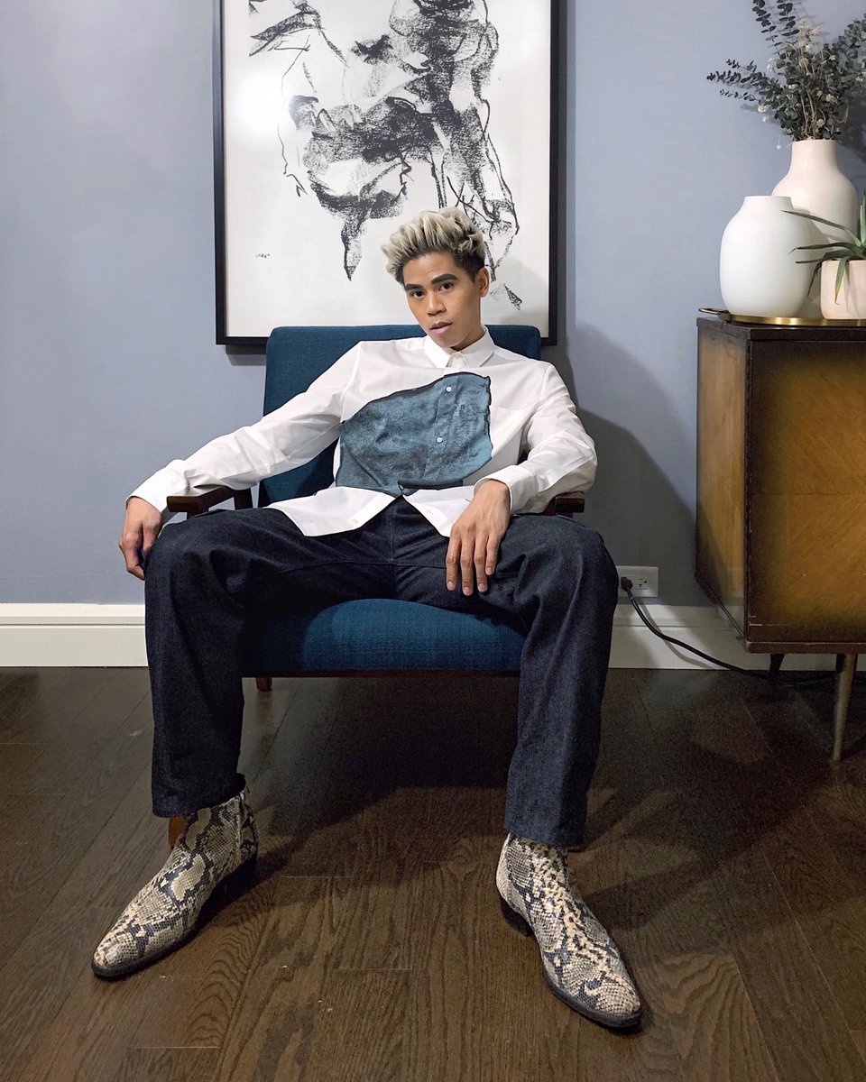 oh_anthonio's tweet image. Never not rearranging furniture to take fit pics. Check my stories to see the struggle 😆 #flexfromhome