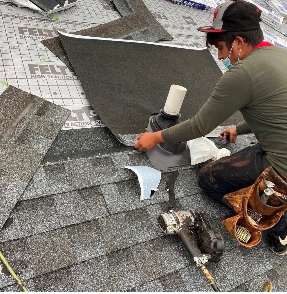 LifetimeTool's tweet photo. Solid Rock Roofing installing a #UltimatePipeFlashing from Lifetime Tool &amp; Building Products. Note that Solid Rock Roofing is installing some additional protection with the use of an ice and water membrane, while not required by code, it goes to show you their attention to detail https://t.co/SKggbiyh9V