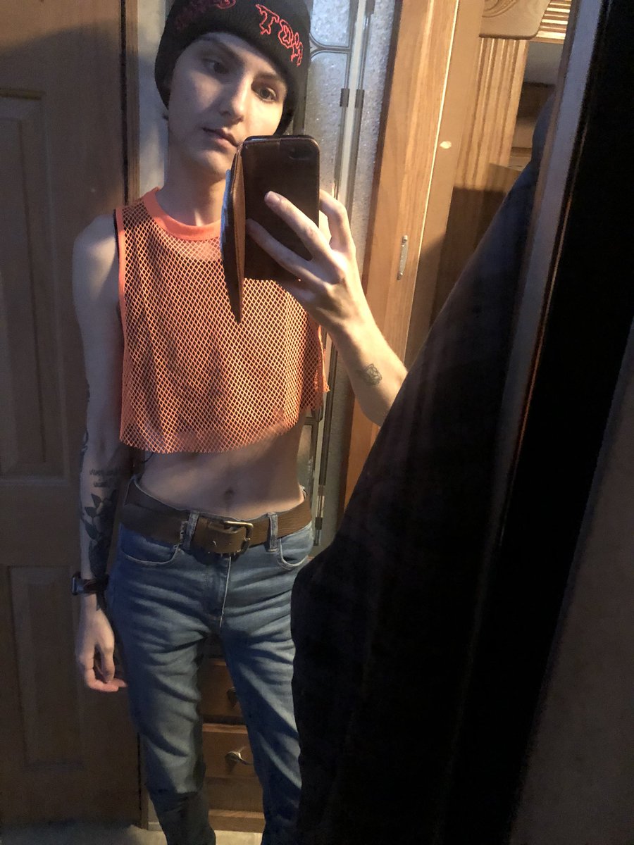 this year's first crop top selfies