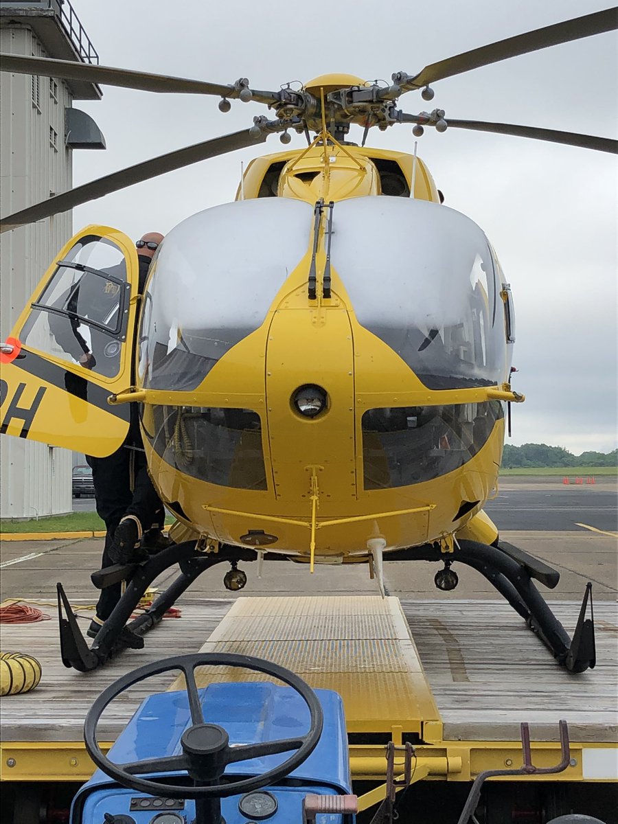 LeaPowell17's tweet photo. Launch Day in Jackson, MS. @phiairmed #ERandICUinthesky #hawkinsfield #beapilot #beaflightnurse #shinyyellowbird #phi #phimedical #phimedicaljacksonms https://t.co/gfAVRzBMja