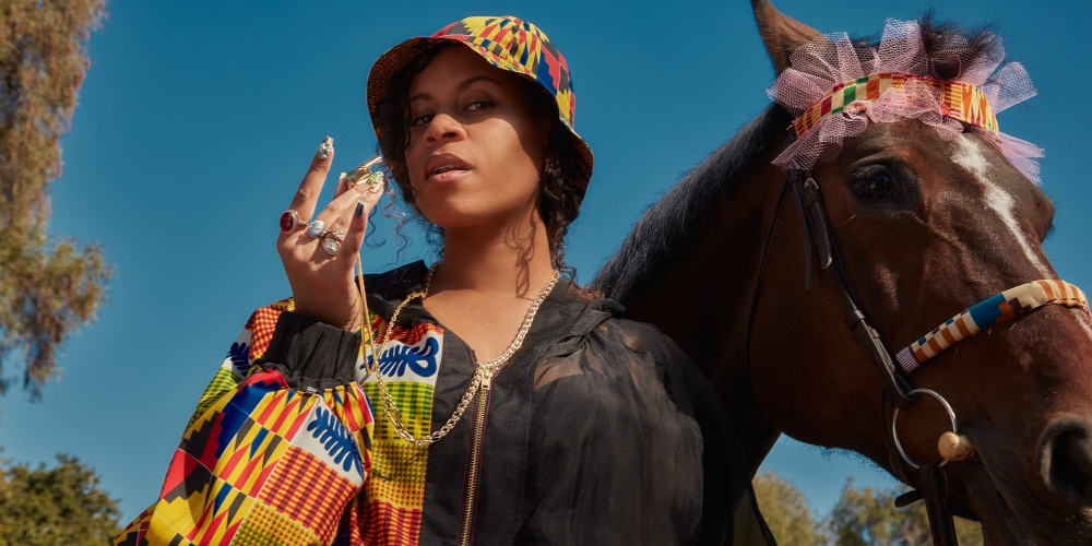 DJcity's tweet image. Now on our @Spotify playlist: @alunaaa’s #BodyPump.

The @alunageorge vocalist strikes solo gold with her #MadDecent debut.

Listen: bit.ly/djcityessentia…

#DJcityEssentials @maddecent