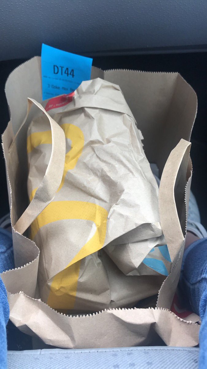 jadelpf's tweet photo. Sa fait tellement de bien un McDo après deux mois de confinement 😍 https://t.co/VVqMELHK4P