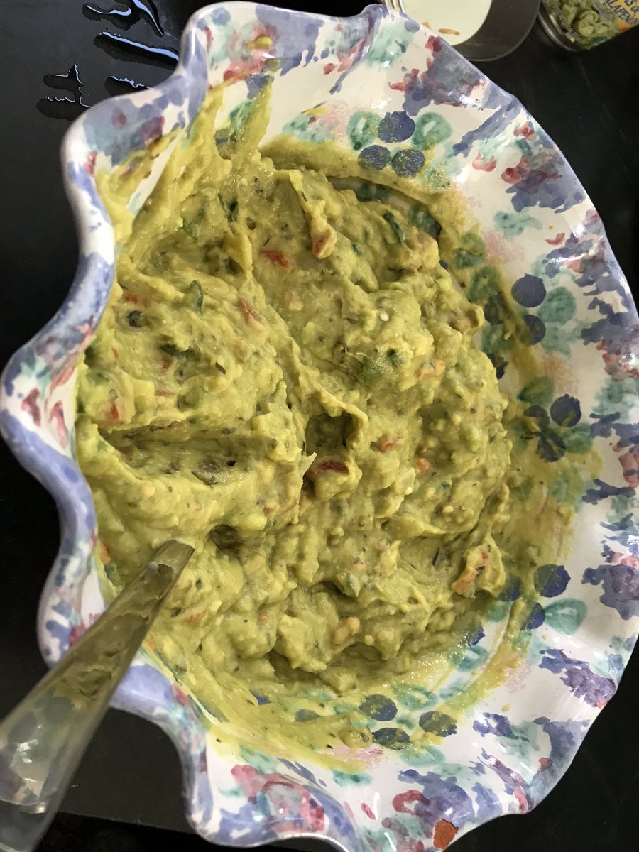 RenKnowItAll's tweet photo. Just finished chopping 3 habaneros, 5 seranos, and 5 jalapeños for my soon to be world famous guacamole. And once again, gringos need not apply. #MetHerAtTheMercado #HolyMole #MakingGuacamole #HappyCincoDeMayo https://t.co/JtEQ3zZLgm