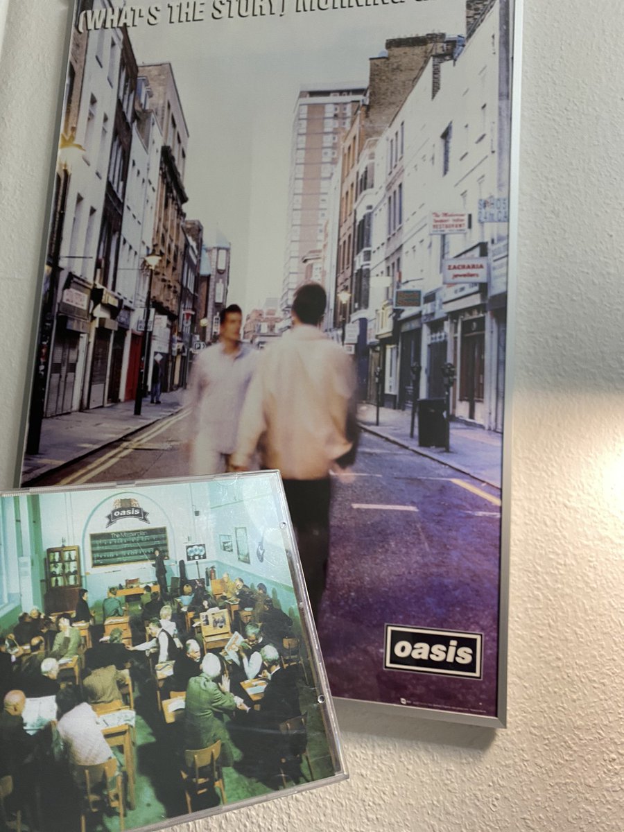 Grooverix's tweet image. How good are these „B-Sides“ by Oasis! It is great to dig deep into the Gallagher‘s catalog. A sort of coming home. #TimsTwitterListeningParty