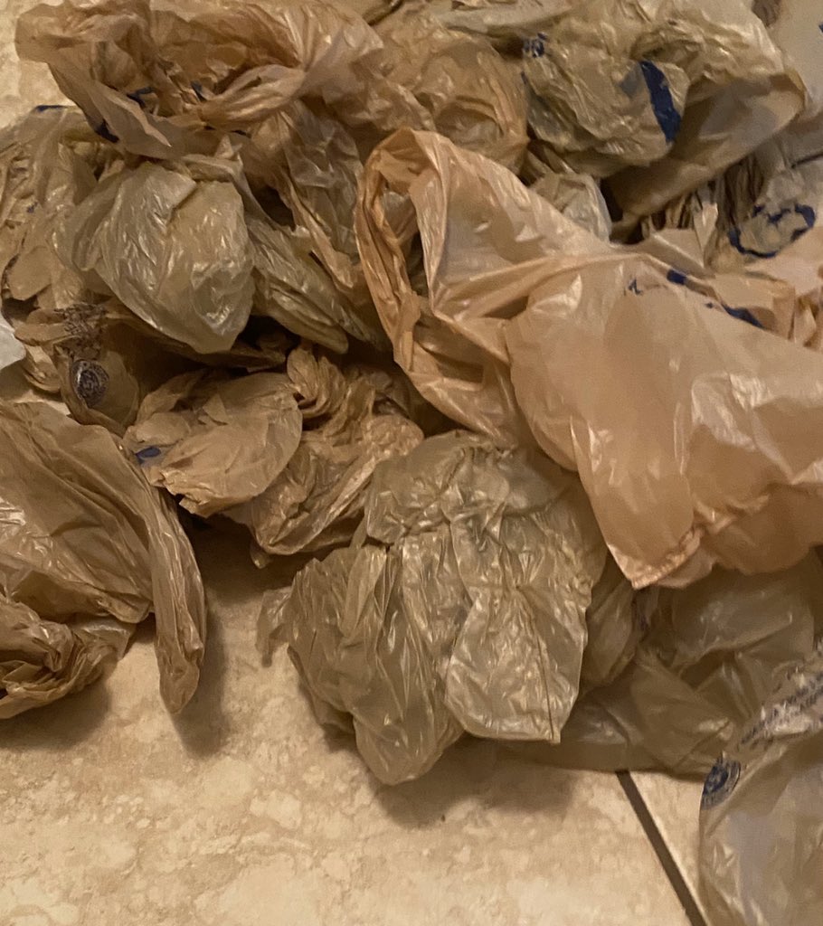Faithetchison's tweet photo. This isn’t a picture of all, but I have over 100 plastic bags in my house. https://t.co/jZZrtVrUa0