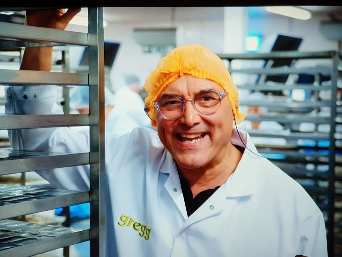Kevenlaw's tweet photo. @WeeMissBea Lol 🤗🤗🤗 I can't wait to hear you & @gregjames chewing the errr nuts about #InsideTheFactory tomorrow morning 🤗🥰🤗 #InsideTheFactorBea #GreggWallace https://t.co/SNCYWpobY7