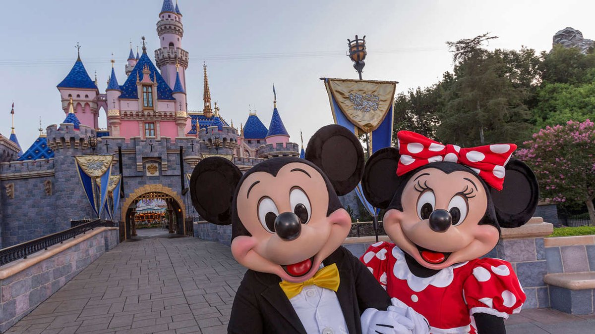 GameSpot's tweet photo. Disney loses over $1 billion due to COVID-19 while Shanghai Disneyland is set to reopen https://t.co/L6f5fpgi99 https://t.co/h4plBu8YQU