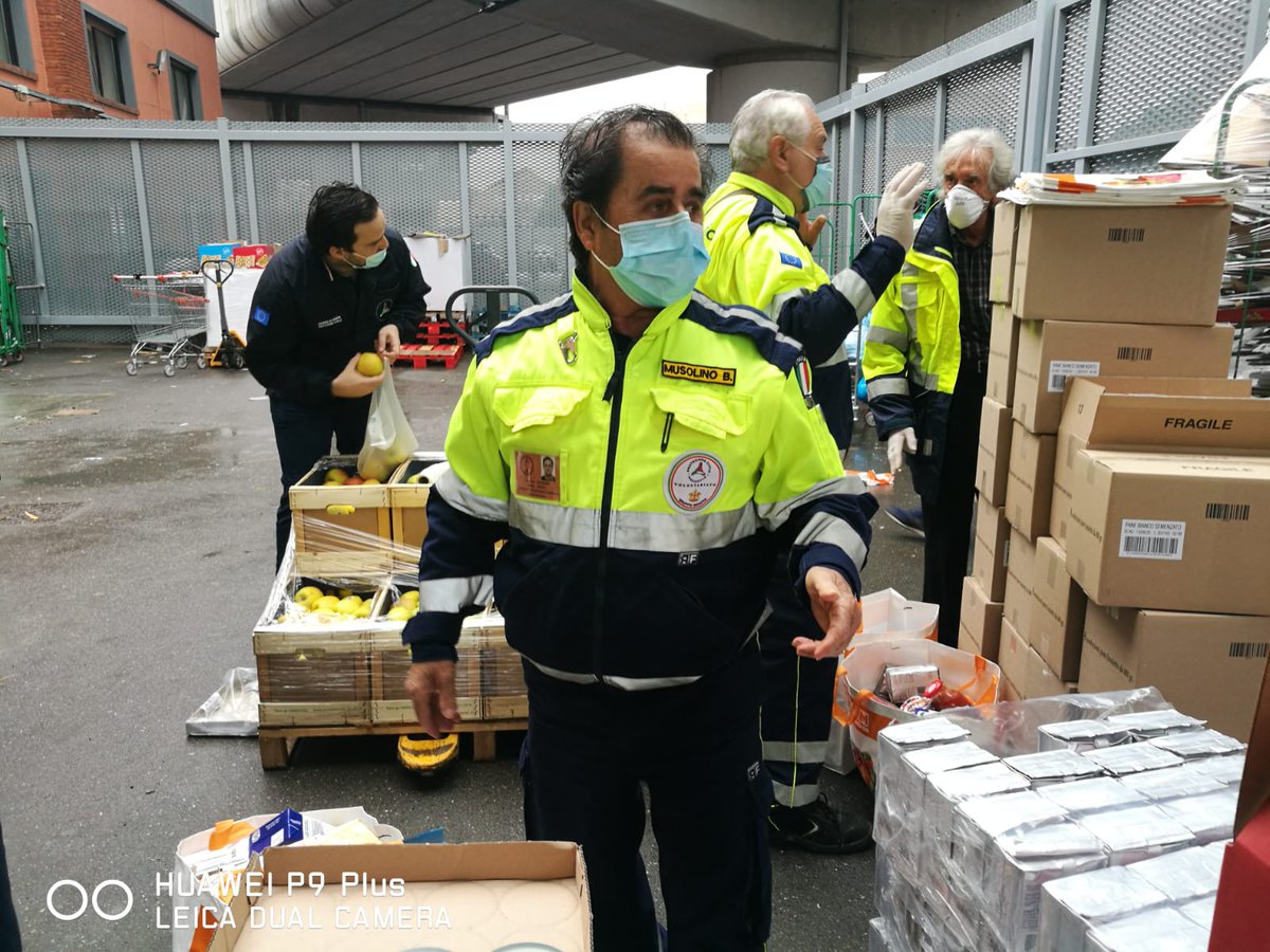 aib_pc's tweet photo. Oggi sono stati preparati e consegnati a domicilio 167 pacchi viveri a famiglie in difficoltà economica. In aggiunta ai buoni spesa, già distribuiti, si stanno seguendo nuove forme di assistenza in un periodo in cui, a causa del #Covid19, le richieste di aiuto si moltiplicano -> https://t.co/UPqtbvlmgp