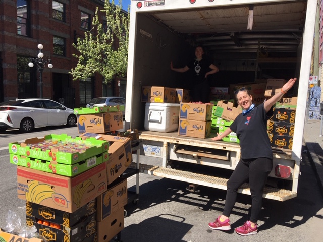 FreeOfViolence's tweet photo. Thank you so much to @FoodStashYVR for delivering a truck load of produce, meat and bread for our programs! 

Shout out to the Outreach team at our non-residential office in Vancouver for ensuring the food makes it to out to everyone in time! #OutreachRocks https://t.co/YpzhZqtH6Y